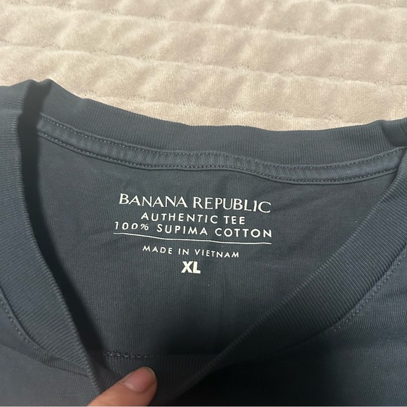 Banana Republic authentic Tee 100% Supima cotton - Picture 2 of 4